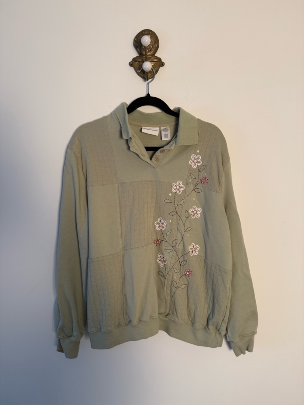Vintage Alfred Dunner sweater with collar and embroidered flowers